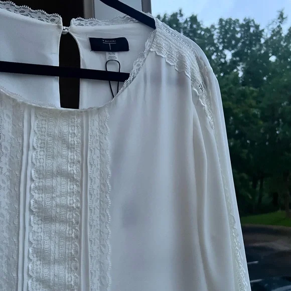 🆕 ✨ Tahari White Long Sleeve Blouse XL Feminine Lace Trim Elegant Scoop Neck Top - Picture 8 of 13